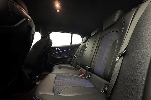 BMW 118i 14 of 30