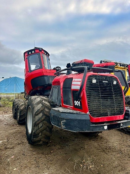 Komatsu 901 2 of 6