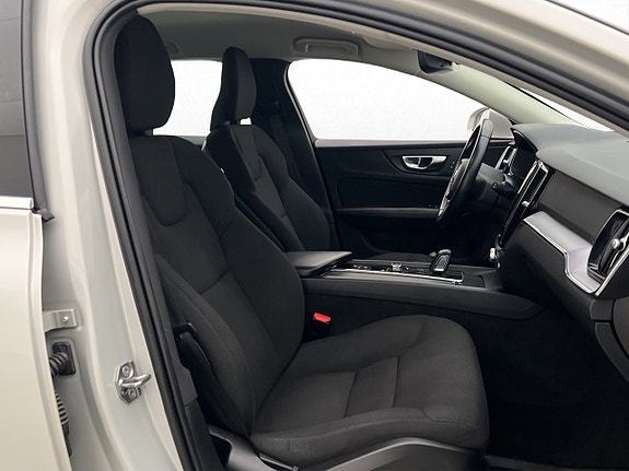 Volvo V60 25 of 30