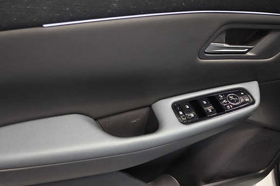 Nissan Leaf 22 of 24
