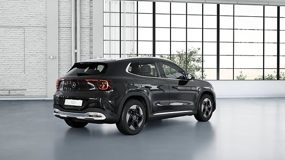 Mercedes-Benz GLA250 2 of 6