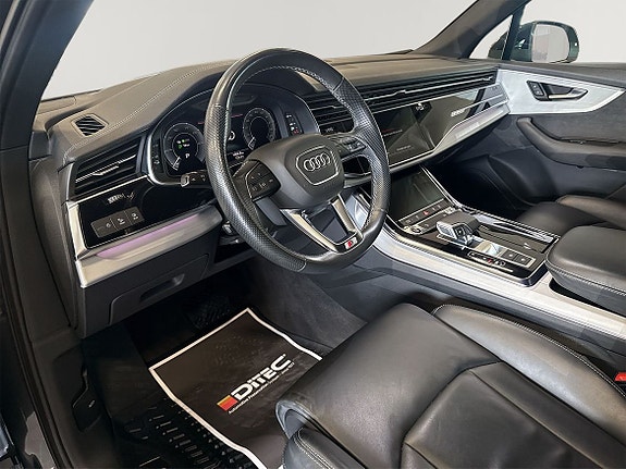 Audi Q7 7 of 12
