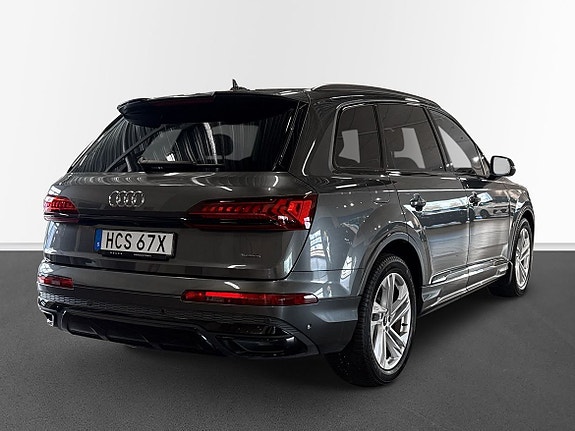 Audi Q7 4 of 12
