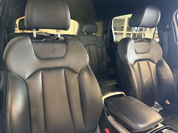 Audi Q7 11 of 12