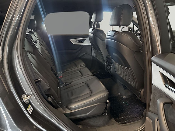 Audi Q7 8 of 12