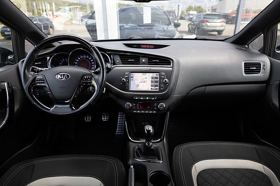 Kia Ceed 15 of 17