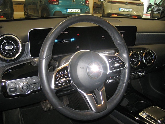 Mercedes-Benz A180 8 of 19