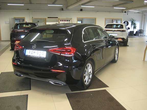 Mercedes-Benz A180 4 of 19