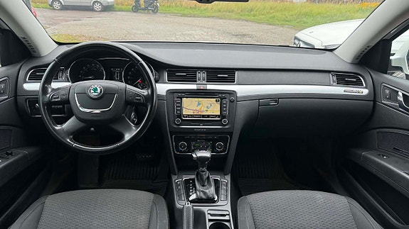 Skoda Superb 16 of 20