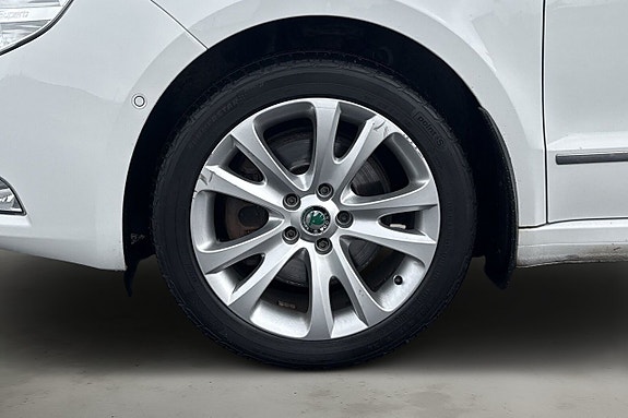Skoda Superb 9 of 20