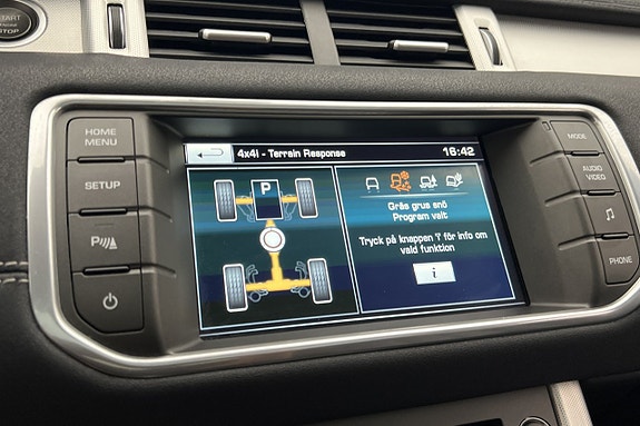 Land Rover Range Rover Evoque 26 of 30
