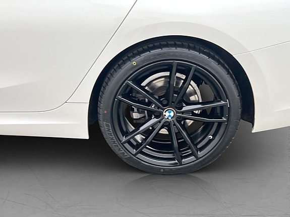 BMW 320 27 of 29