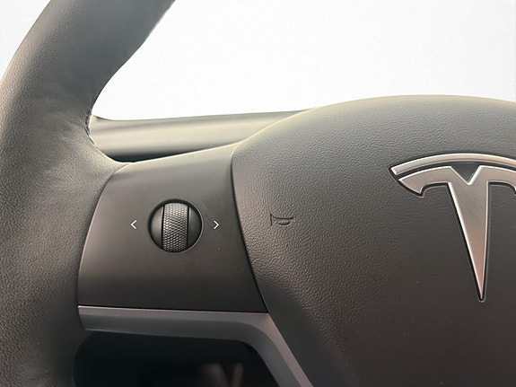 Tesla Model 3 27 of 30