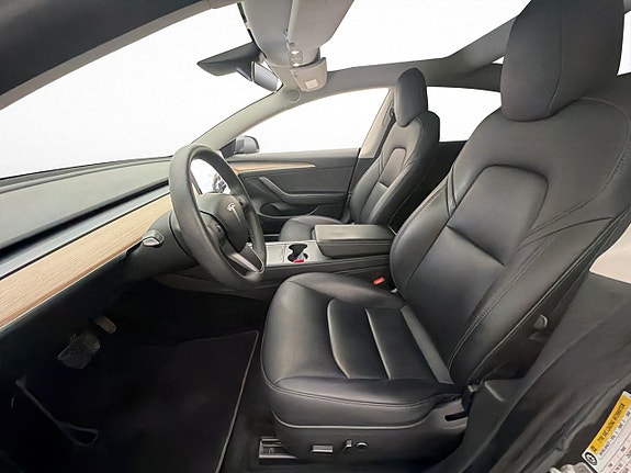 Tesla Model 3 13 of 30