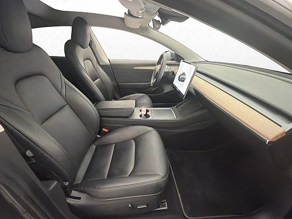 Tesla Model 3 24 of 30