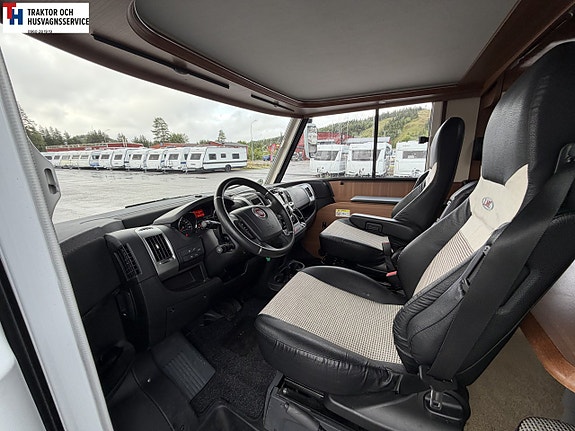LMC I730G Explorer Comfort Line, Långbädd, Tak-säng, 3871 mil, Automat, 8 of 21