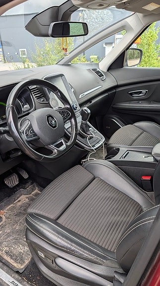 Renault Grand Scenic IV 5 of 10