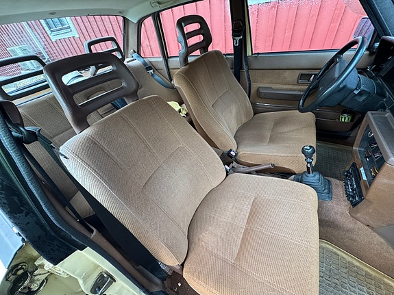 Volvo 240 6 of 7