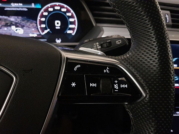 Audi Q8 e-tron 16 of 19