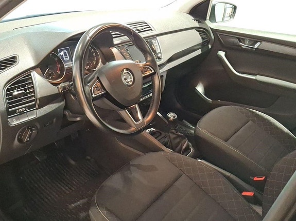 Skoda Fabia 9 of 21