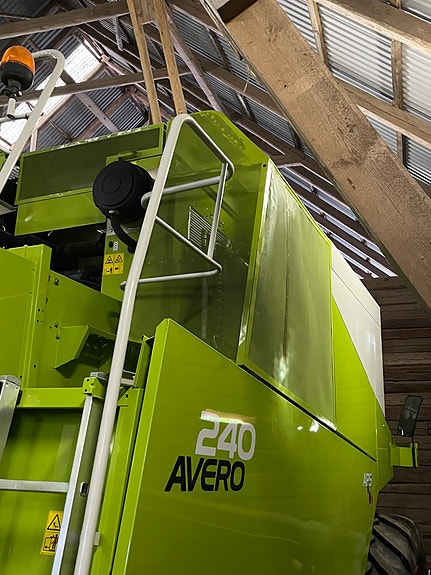 CLAAS Avero 240 5 of 6