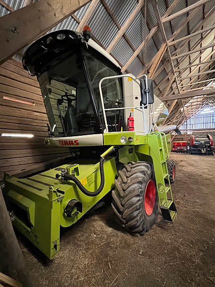 CLAAS Avero 240 2 of 6