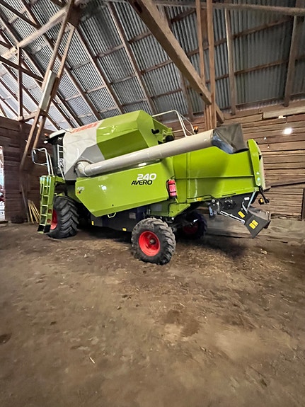 CLAAS Avero 240 4 of 6