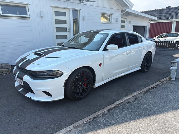 Dodge Charger 2 of 7