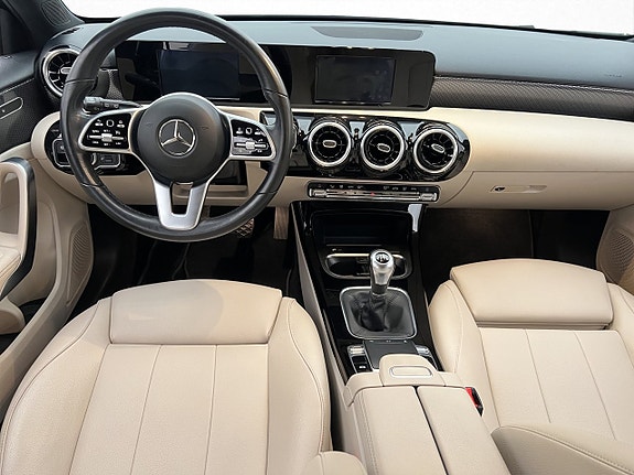 Mercedes-Benz A180 13 of 27