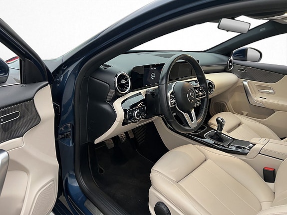Mercedes-Benz A180 11 of 27