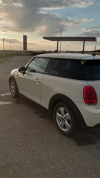 MINI One 3 of 16