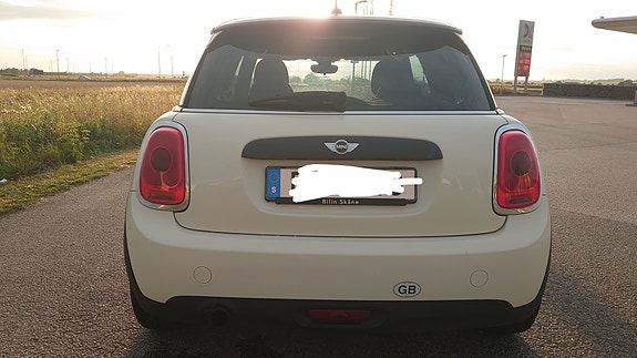 MINI One 2 of 16