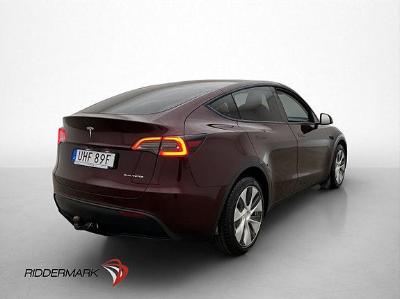Tesla Model Y 5 of 30