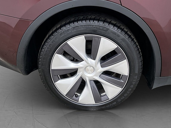 Tesla Model Y 30 of 30