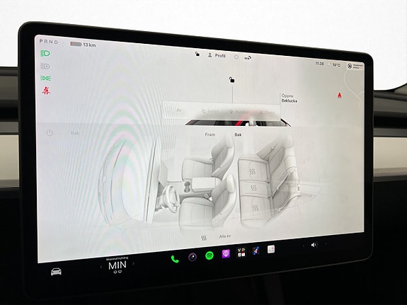 Tesla Model Y 19 of 30