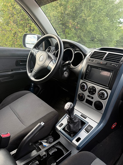 Suzuki Grand Vitara 6 of 9