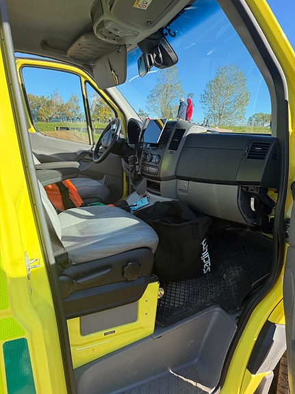 Mercedes-Benz Sprinter 215 2 of 4