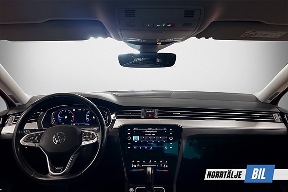 Volkswagen Passat 3 of 20