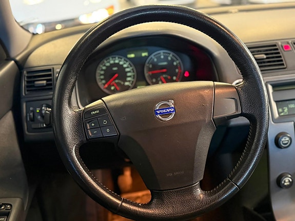 Volvo V50 10 of 14