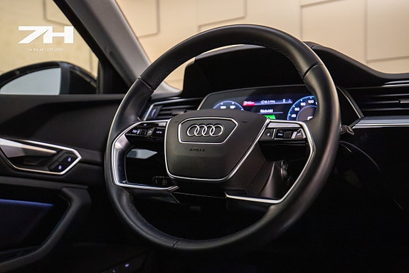 Audi e-tron 10 of 20