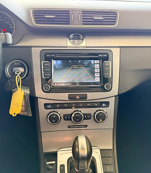 Volkswagen Passat 13 of 13