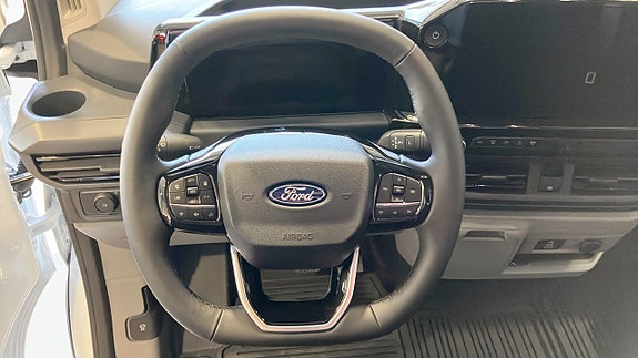 Ford E-Custom 16 of 18