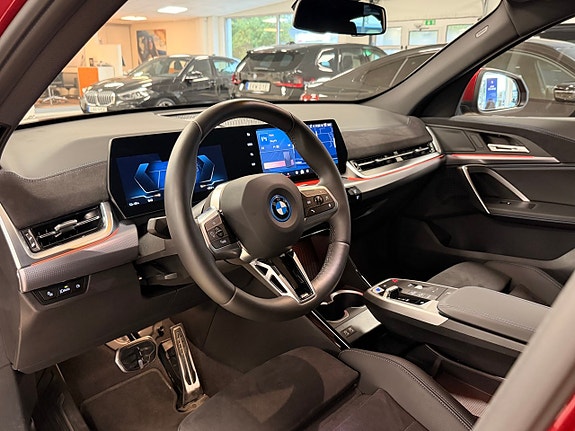 BMW iX2 5 of 13