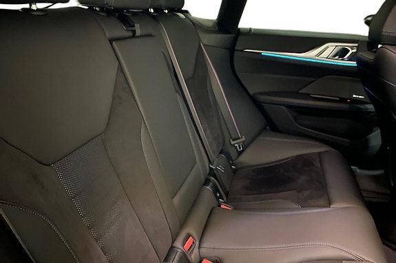 BMW i4 7 of 20