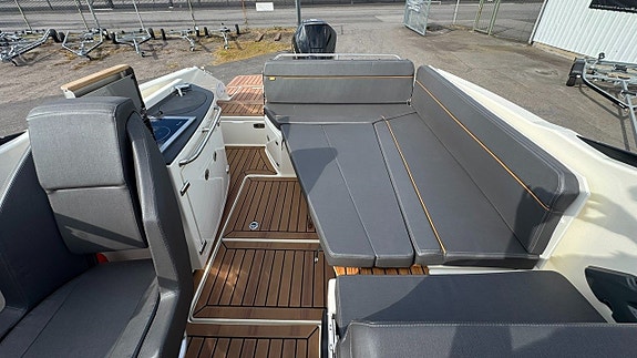 Uttern D70 Mercury 250 V8 - 143 Gångtimmar - Nyservad  3,65% 6 of 21