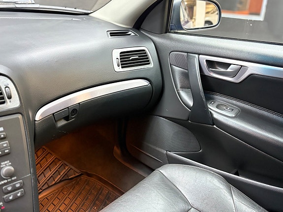 Volvo V70 17 of 17