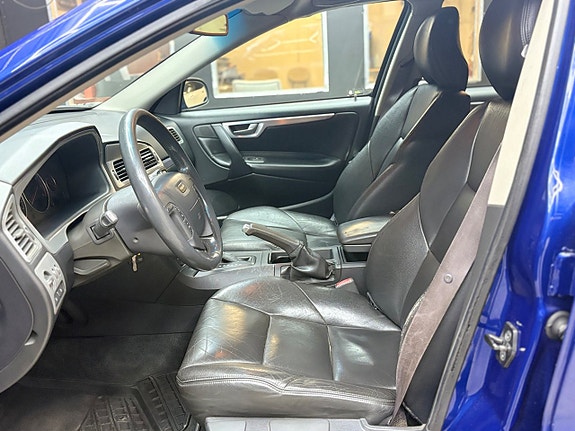 Volvo V70 13 of 17