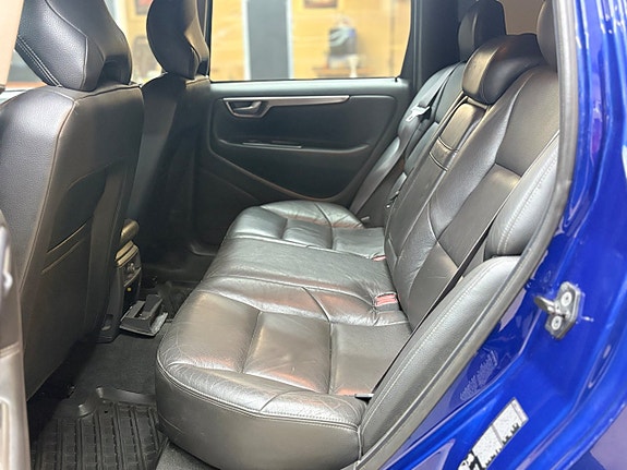 Volvo V70 12 of 17