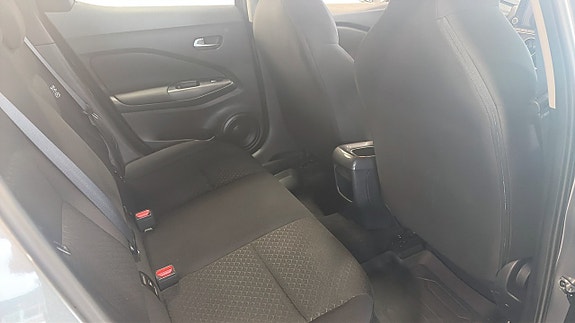 Nissan Juke 5 of 9