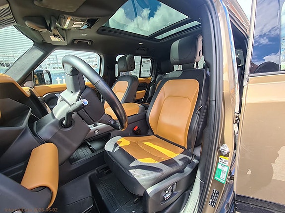 Land Rover Defender 130 9 of 15